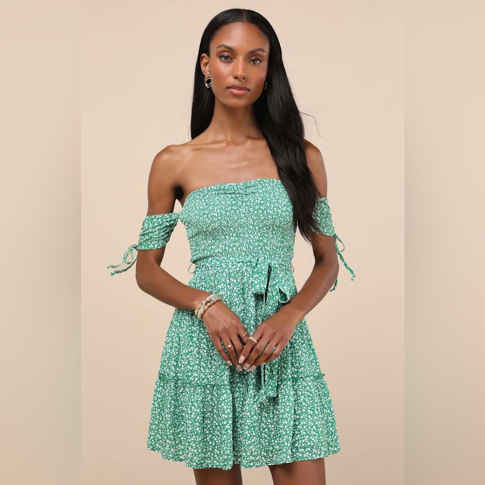 NWT Lulu’s Sweetest Feelings Green Floral Off-the-Shoulder Mini Dress Small